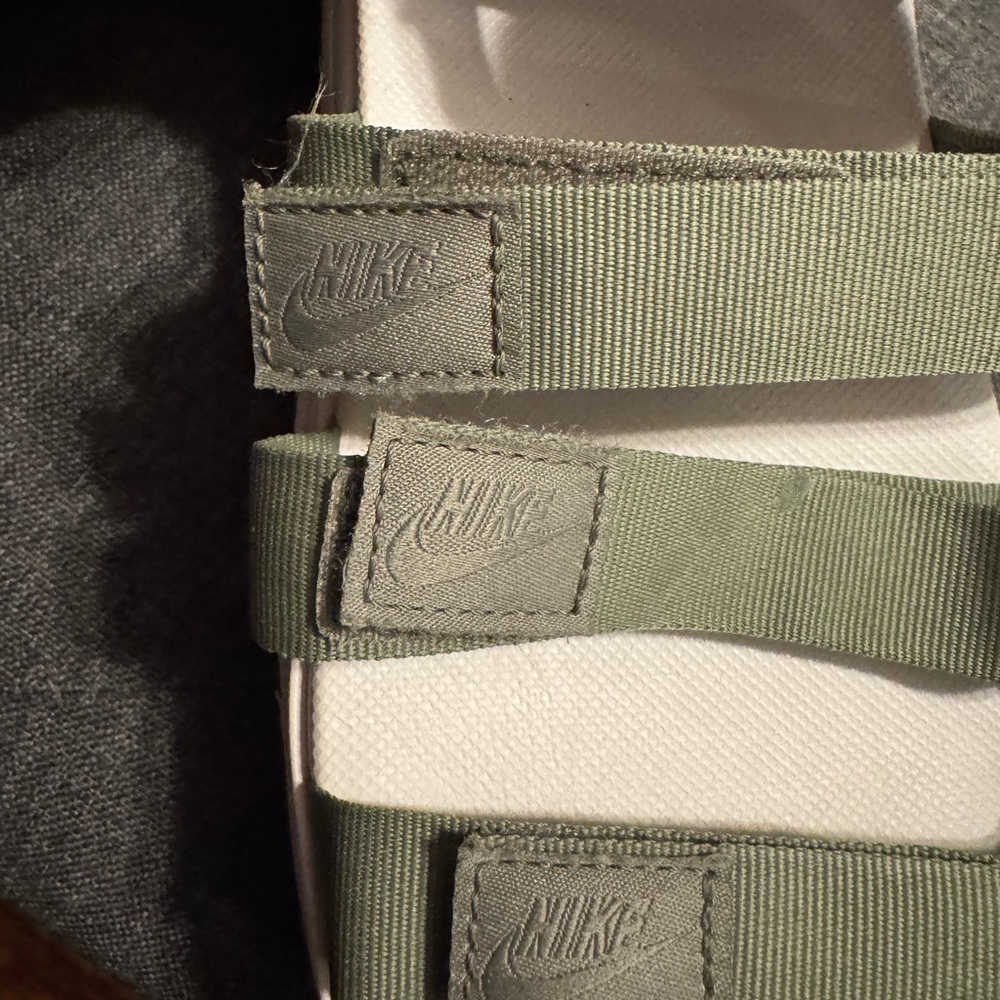 Stylish Green Strappy Sandals Nike Icon - Picture 8 of 9